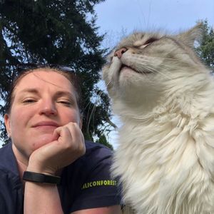 Meet your Posher, Elise